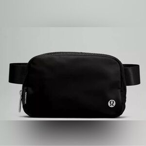 Lululemon Everywhere Women's Belt Bag - Fanny Pack Black